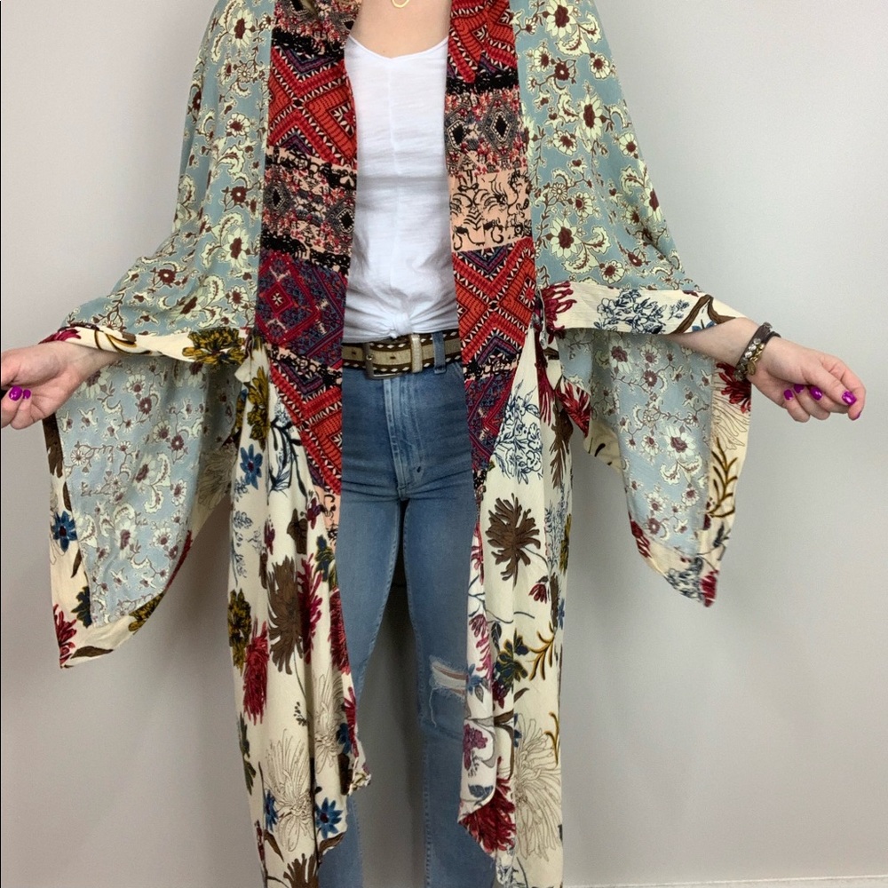 Boho Blooms Kimono Floral Print - Picture 4 of 8